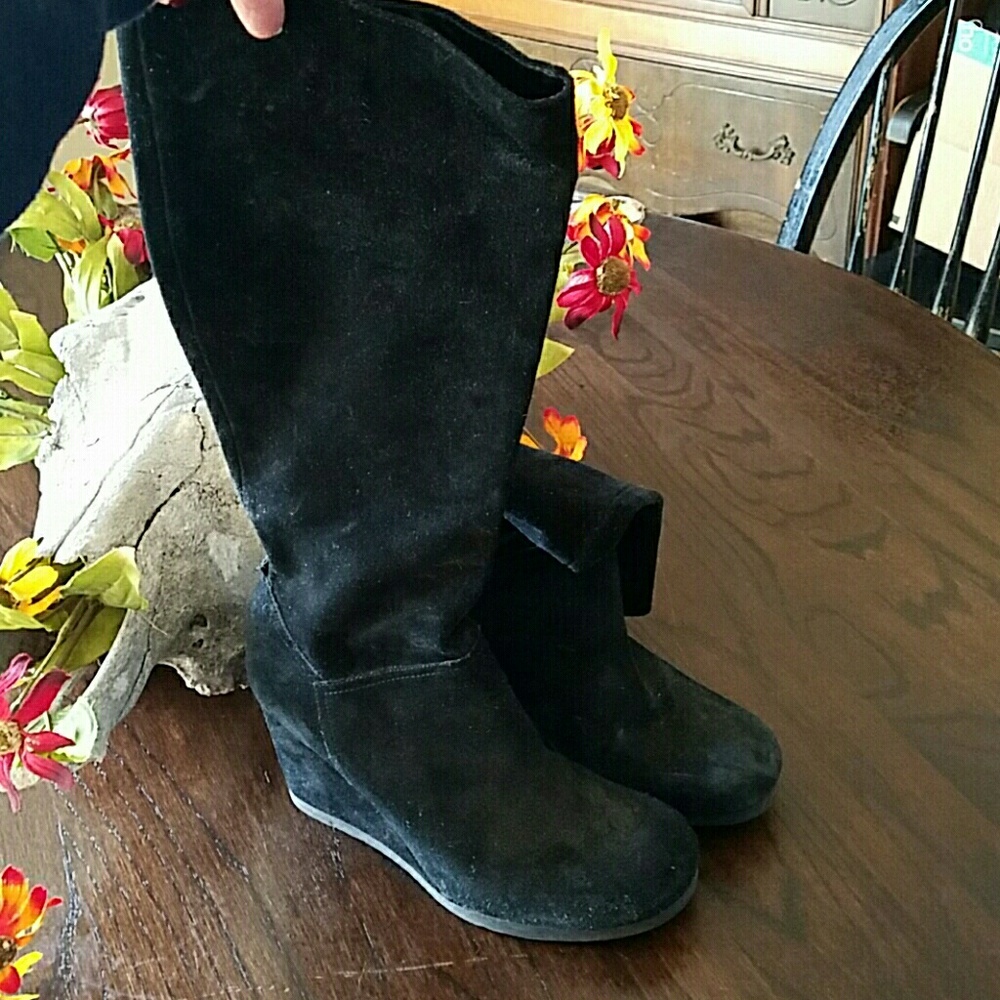 Gianni Bini  black wedge boots